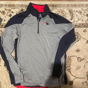 Boys M (10-12) New England Patriots long sleeve tshirt